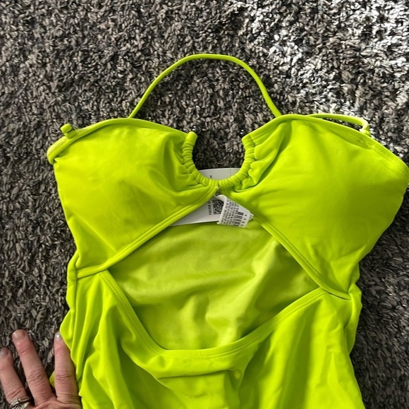 🆕 Bathing Suit 🆕 - Picture 6 of 7